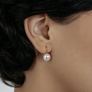 NEW~ Anthropologie Shashi White "Classique Pearl" Earrings